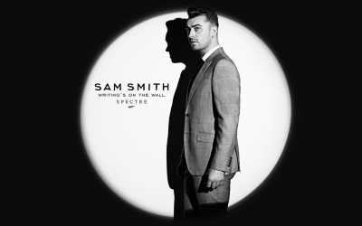 24 de filme Bond, 24 de teme muzicale: lui Sam Smith ii cam cade “Skyfall”-ul in cap si ii vine sa “Another way to die” pentru ca i se pare ca “The world is not enough”, dar in cele din urma “Nobody does it better”